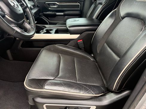 Used 2019 RAM 1500 Laramie AWD/4WD image 11