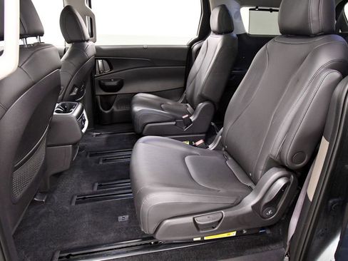 Certified 2026 Kia Carnival SX w/ SX Dark Edition Package FWD image 16