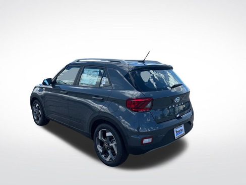 New 2026 Hyundai Venue SEL FWD image 3