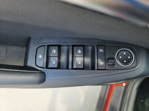 Used 2023 Kia Seltos S w/ Navigation Package FWD image 17