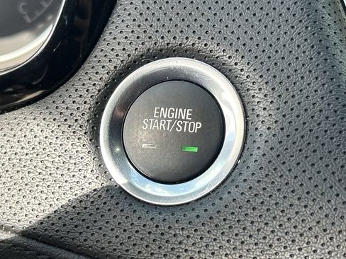 Certified 2025 Cadillac XT5 Luxury image 24