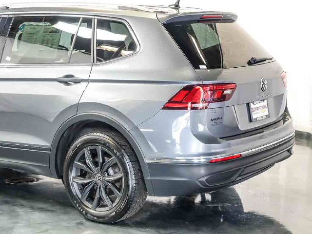 Used 2024 Volkswagen Tiguan SE FWD image 10