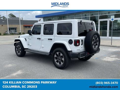 Used 2018 Jeep Wrangler Unlimited Sahara AWD/4WD image 4
