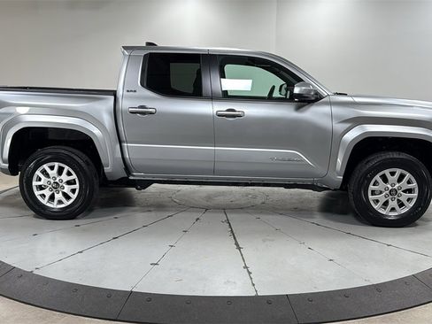 Certified 2025 Toyota Tacoma SR5 image 6