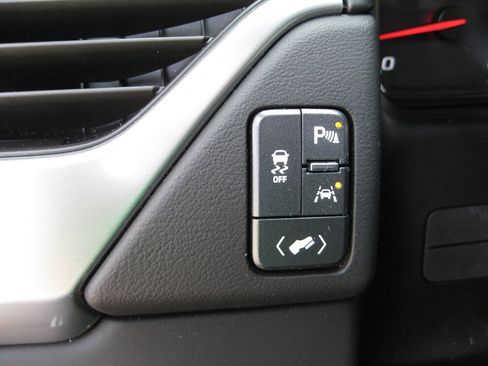 Used 2016 Chevrolet Tahoe LT RWD image 18