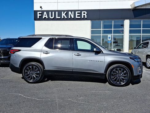 Used 2023 Chevrolet Traverse RS image 7