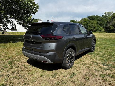 Used 2023 Nissan Rogue SV FWD image 7