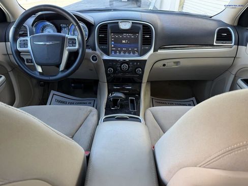 Used 2012 Chrysler 300 image 9