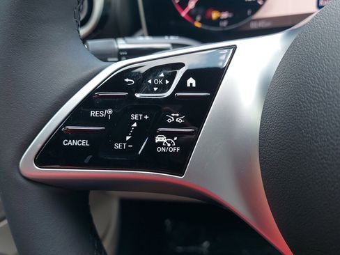 Used 2025 Mercedes-Benz C 300 Sedan image 19