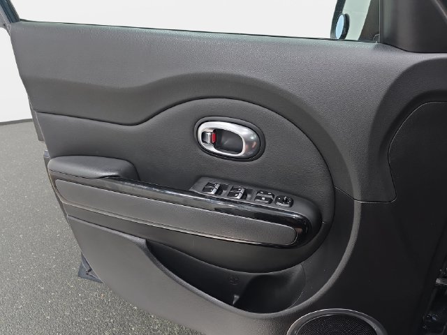 Used 2018 Kia Soul + FWD image 27