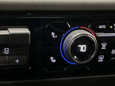 Used 2025 Chevrolet Silverado 1500 LT image 7