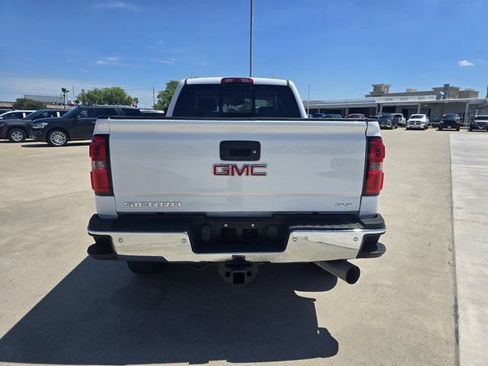 Used 2017 GMC Sierra 2500 SLT w/ Driver Alert Package AWD/4WD image 4