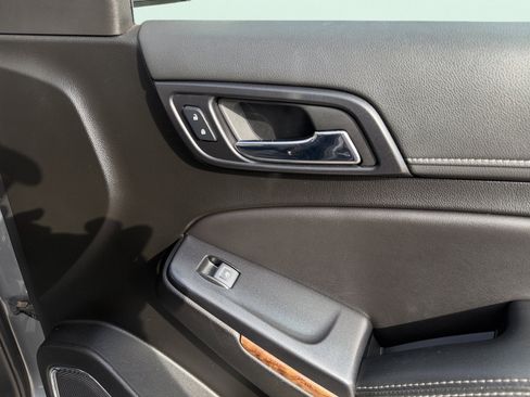 Used 2020 Chevrolet Suburban Premier image 48