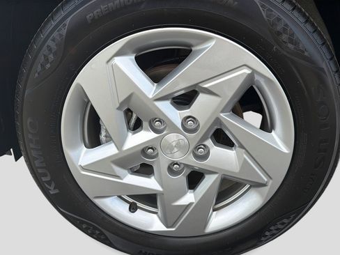 Used 2025 Hyundai Kona SE AWD/4WD image 14