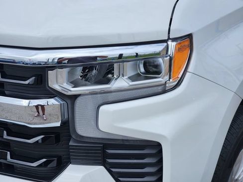 Used 2025 Chevrolet Silverado 1500 LT RWD image 9