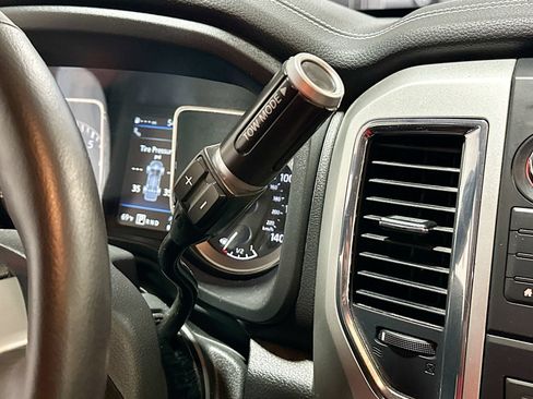 Used 2019 Nissan Titan PRO-4X AWD/4WD image 17