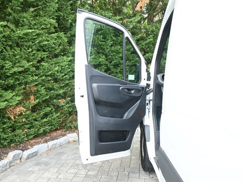 Used 2024 Mercedes-Benz Sprinter 2500 image 27