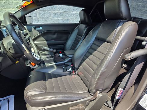 Used 2006 Ford Mustang GT Premium RWD image 16