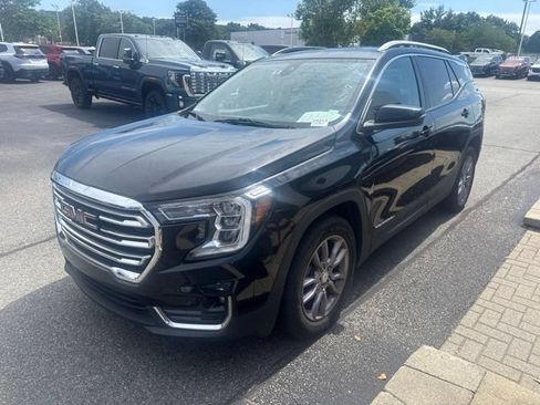 Used 2023 GMC Terrain SLT FWD image 3