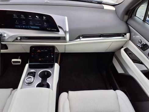 New 2026 Cadillac Vistiq Sport image 17