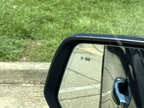 Used 2022 GMC Acadia Denali w/ Denali Technology Package image 22