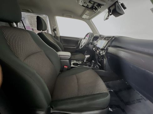 Used 2021 Toyota 4Runner TRD Off-Road AWD/4WD image 31
