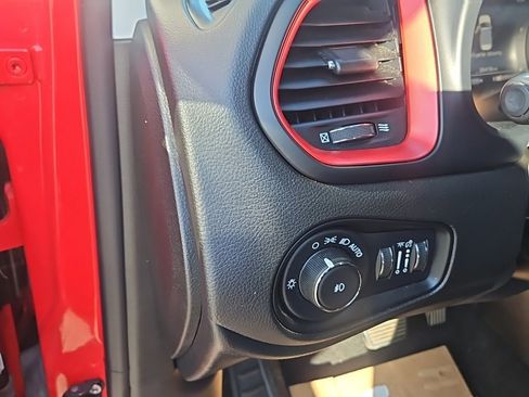 Used 2023 Jeep Renegade Trailhawk w/ Sun/Sound Group image 9