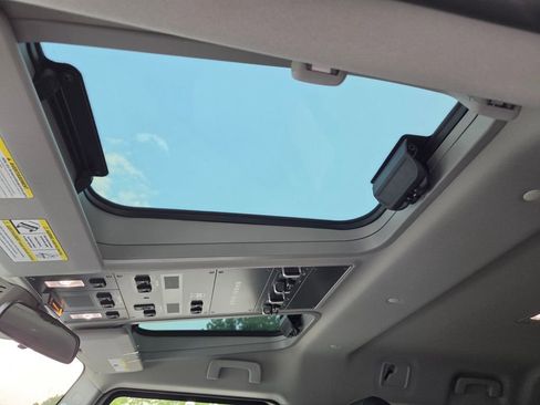 Used 2024 INEOS Grenadier AWD/4WD image 13