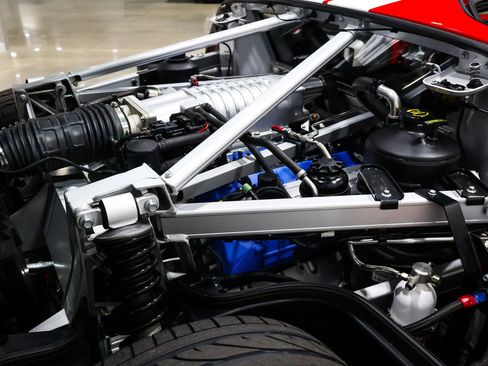 Used 2006 Ford GT RWD image 54