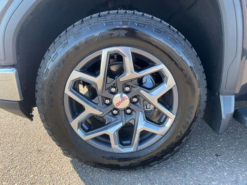 Used 2023 GMC Sierra 1500 SLT w/ SLT Premium Package image 38