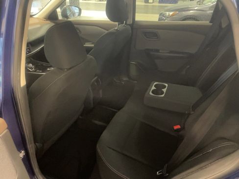 Used 2023 Nissan Rogue S image 18