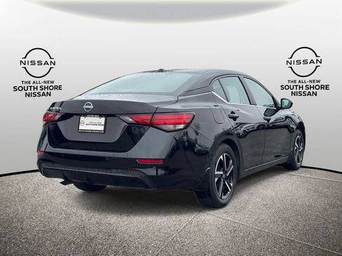 Used 2025 Nissan Sentra SV FWD image 5
