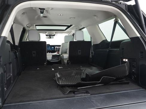 Used 2025 Ford Expedition Max Platinum w/ Driver's Package AWD/4WD image 9