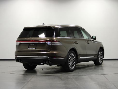 Used 2022 Lincoln Aviator Reserve w/ Elements Package Plus image 4