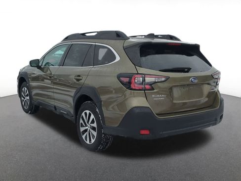 Used 2024 Subaru Outback Premium image 4