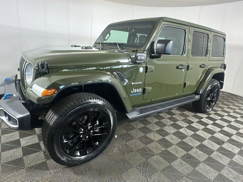 Used 2023 Jeep Wrangler Unlimited Sahara w/ Cold Weather Group AWD/4WD image 8