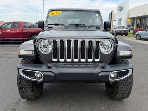 Used 2018 Jeep Wrangler Unlimited Sahara AWD/4WD image 8
