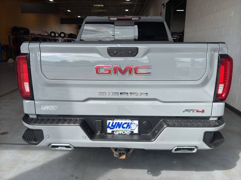 Used 2025 GMC Sierra 1500 AT4 w/ AT4 Preferred Package AWD/4WD image 4