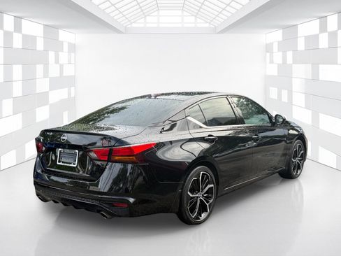 Certified 2024 Nissan Altima 2.5 SR w/ SR Premium Package FWD image 7