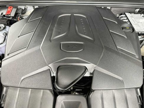 Certified 2025 Porsche Cayenne Coupe AWD/4WD image 31