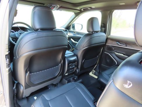 New 2026 Jeep Grand Cherokee L Limited AWD/4WD image 21