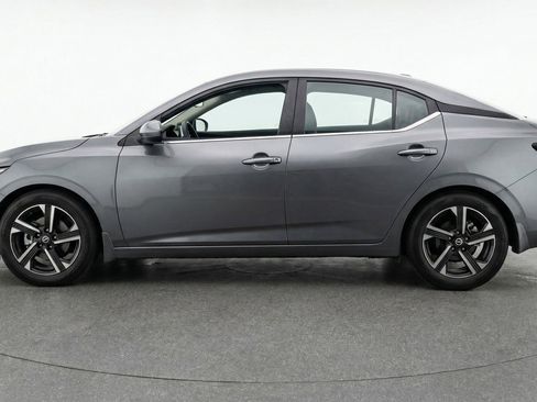 Used 2025 Nissan Sentra SV FWD image 3