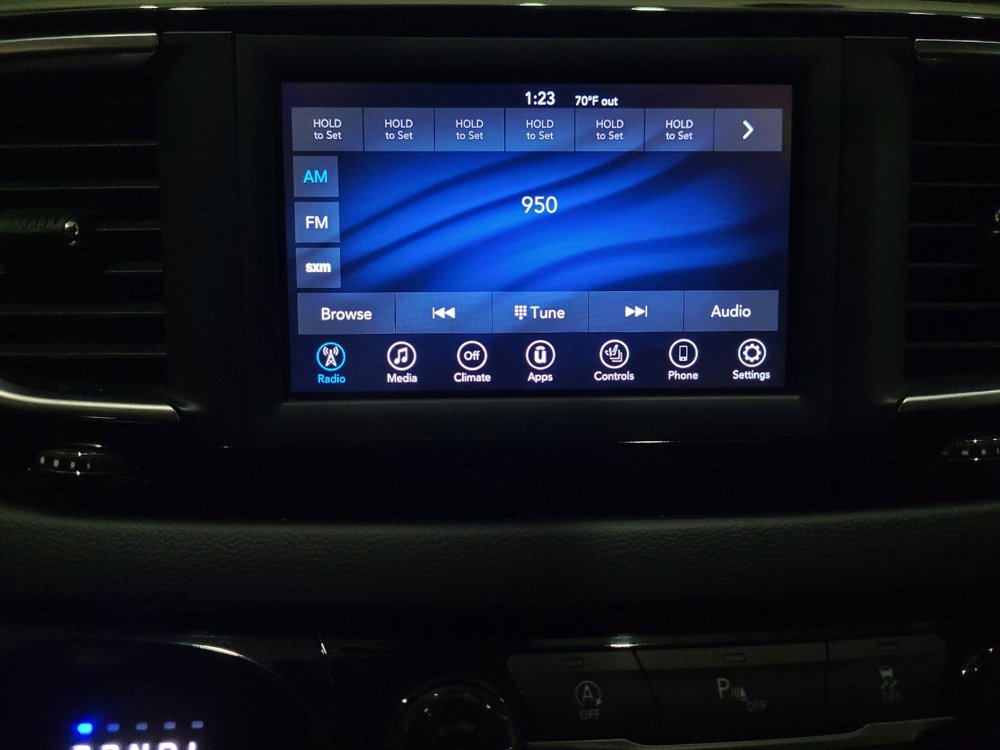 Used 2018 Chrysler Pacifica Touring-L FWD image 25