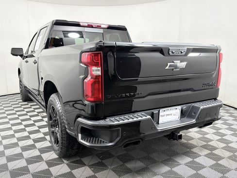 Used 2024 Chevrolet Silverado 1500 High Country w/ Midnight Edition AWD/4WD image 4