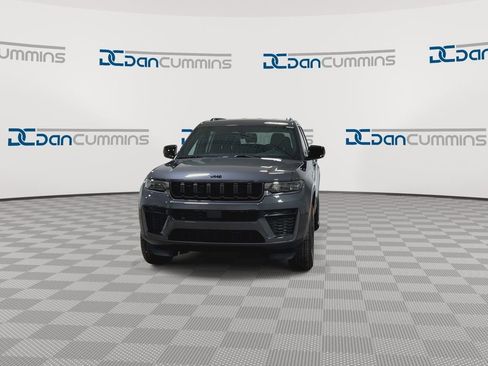 New 2026 Jeep Grand Cherokee L 4WD image 4