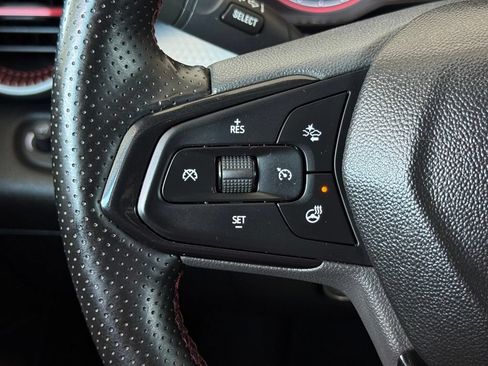 Used 2024 Chevrolet Trax RS w/ Sunroof Package FWD image 28