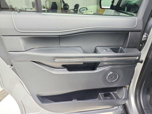 Used 2024 Ford Expedition Max XLT image 37