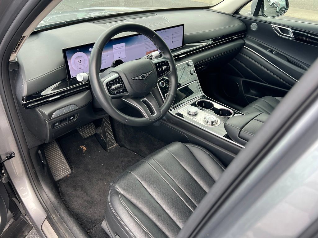 Used 2025 Genesis GV80 2.5T Standard AWD/4WD image 15