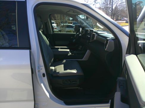 Used 2024 Toyota Tundra Limited image 46