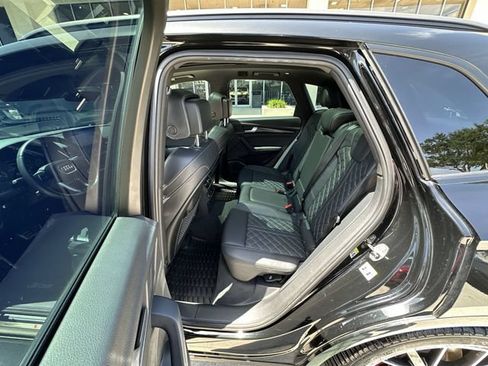 Used 2023 Audi SQ5 Prestige AWD/4WD image 30